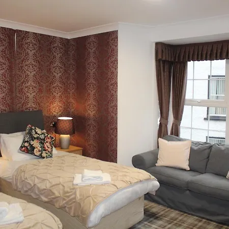 Гостевой дом The Lakes Manor - Private Parking - Central - Breathtaking Views *