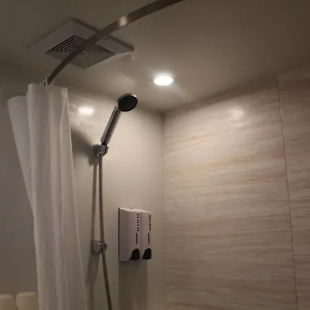 The Lakes Manor - Private Parking - Central - Breathtaking Views Гостевой дом *