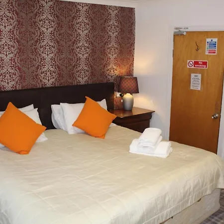 Гостевой дом The Lakes Manor - Private Parking - Central - Breathtaking Views *